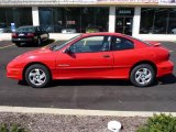 2001 Bright Red Pontiac Sunfire SE Coupe #18236305