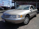 2001 Light Parchment Gold Metallic Lincoln Continental  #18368312