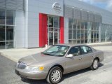 2001 Light Parchment Gold Metallic Lincoln Continental  #18368555