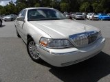 2004 Light French Silk Lincoln Town Car Ultimate #18571993