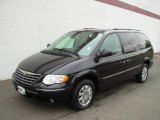 2007 Brilliant Black Crystal Pearl Chrysler Town & Country Limited #18642958