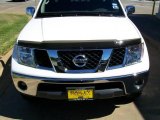 Avalanche White Nissan Frontier in 2007