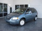 2006 Magnesium Pearl Chrysler Town & Country  #18904598