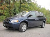 2006 Midnight Blue Pearl Chrysler Town & Country LX #19282331