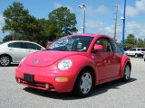 Red Uni Volkswagen New Beetle in 2000