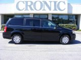 2010 Brilliant Black Crystal Pearl Chrysler Town & Country LX #19363724