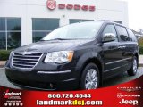 2008 Brilliant Black Crystal Pearlcoat Chrysler Town & Country Limited #19362179