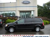 2008 Brilliant Black Crystal Pearlcoat Chrysler Town & Country Touring #19693053
