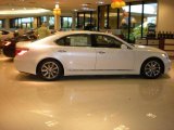 Starfire White Pearl Lexus LS in 2009