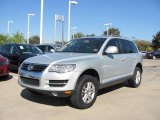 2009 White Gold Metallic Volkswagen Touareg 2 VR6 #21237983