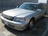 2000 Lexus LS 400