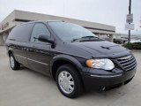 2007 Brilliant Black Crystal Pearl Chrysler Town & Country Limited #22845788
