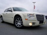 2005 Cool Vanilla Chrysler 300 C HEMI #22830577