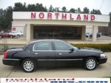 2009 Black Lincoln Town Car Signature Limited #22914028