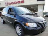 2007 Brilliant Black Crystal Pearl Chrysler Town & Country Touring #22988135