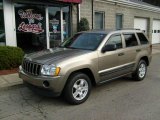 2005 Light Khaki Metallic Jeep Grand Cherokee Laredo 4x4 #22985531