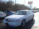 2009 Vibrant White Lincoln Town Car Signature Limited #22980684