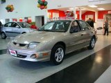 2002 Pontiac Sunfire SE Sedan