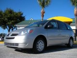 2004 Silver Shadow Pearl Toyota Sienna LE #24493446