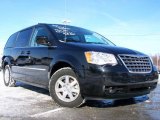 2009 Brilliant Black Crystal Pearl Chrysler Town & Country Touring #24588046