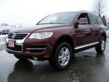 2009 Volkswagen Touareg 2 Cranberry Red Metallic