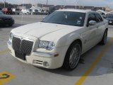 2005 Cool Vanilla Chrysler 300 C HEMI #24901330