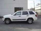 2006 Stone White Jeep Grand Cherokee Laredo 4x4 #25247999