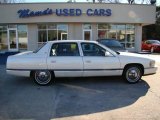 1995 White Diamond Cadillac DeVille Sedan #25581050