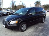 2007 Brilliant Black Crystal Pearl Chrysler Town & Country Touring #25676139
