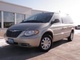 2007 Linen Gold Metallic Chrysler Town & Country Limited #25999664