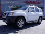 2010 Avalanche White Nissan Xterra SE #26595471