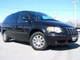 2005 Brilliant Black Chrysler Town & Country Limited #26672829