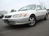 2001 Super White Toyota Camry LE #27168945