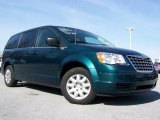 2009 Melbourne Green Pearl Chrysler Town & Country LX #27850328