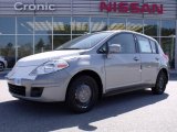 2010 Magnetic Gray Metallic Nissan Versa 1.8 S Hatchback #27920003