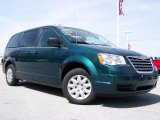 2009 Melbourne Green Pearl Chrysler Town & Country LX #27919624