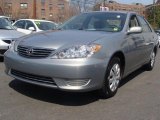 2005 Mineral Green Opalescent Toyota Camry LE #28247415
