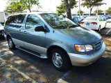 2000 Toyota Sienna XLE