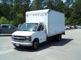 2002 Summit White Chevrolet Express Cutaway 3500 Commercial Moving Van #28937088