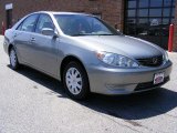 2005 Mineral Green Opalescent Toyota Camry LE #29137436