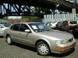 1996 Pebble Beige Metallic Nissan Maxima GXE #29342702