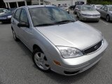 2007 CD Silver Metallic Ford Focus ZX5 SES Hatchback #29899750