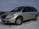 2005 Bright Silver Metallic Chrysler Town & Country Limited #2974440