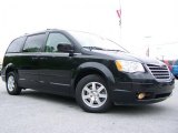 2008 Brilliant Black Crystal Pearlcoat Chrysler Town & Country Touring #30213683