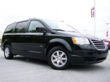 2008 Brilliant Black Crystal Pearlcoat Chrysler Town & Country Touring #30213691