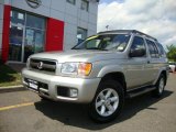 2004 Chrome Silver Metallic Nissan Pathfinder SE 4x4 #30544105