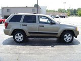 2005 Light Khaki Metallic Jeep Grand Cherokee Laredo 4x4 #30617137