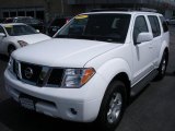 2007 Avalanche White Nissan Pathfinder SE 4x4 #30935765