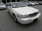 2007 Vibrant White Lincoln Town Car Signature #31585172
