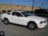 2008 Performance White Ford Mustang V6 Deluxe Coupe #31585288